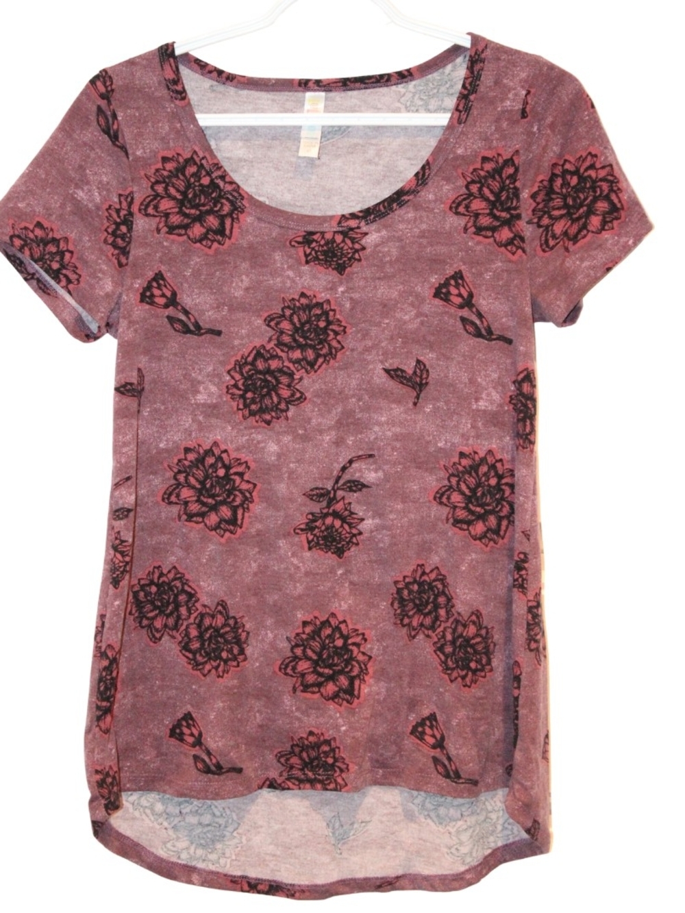 2/$25 🏷 Lularoe Mauve Floral T Shirt Size XS